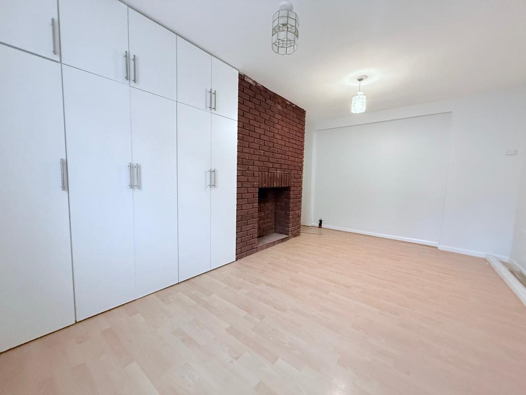 Norbroke Street, London, W12 0QU