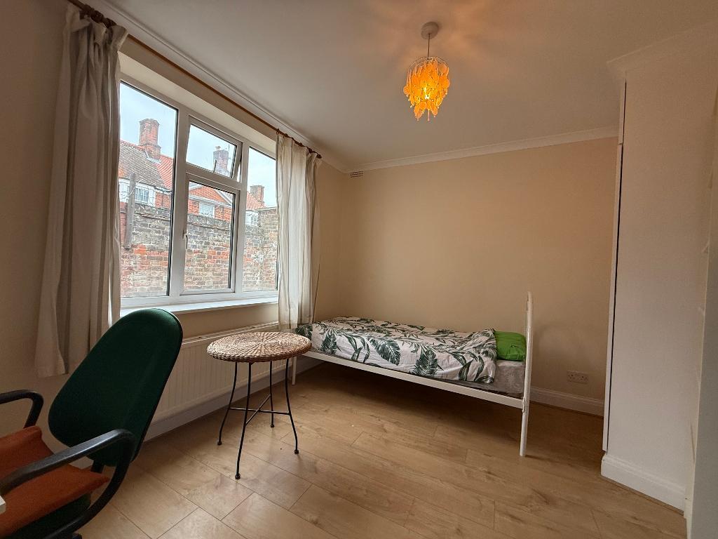 Fitzneal Street, East Acton, London, W12 0BB