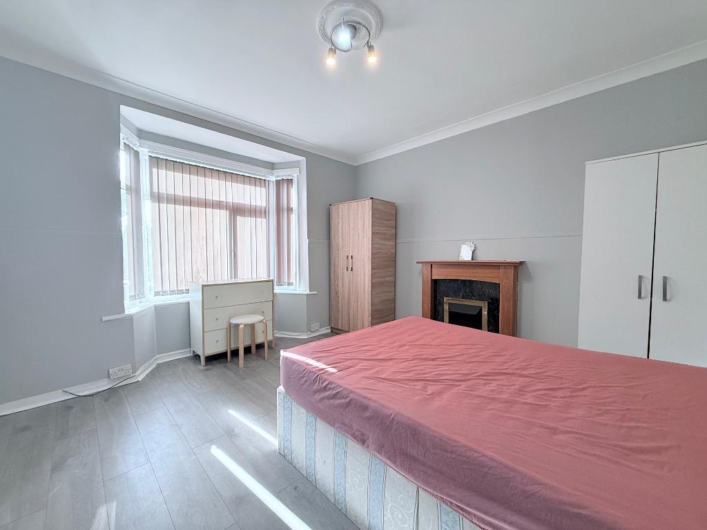 Sunningdale Avenue, East Acton, London, W3 7NS