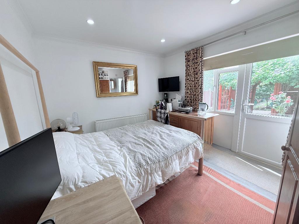 Brassie Avenue, East Acton, London, W3 7DF