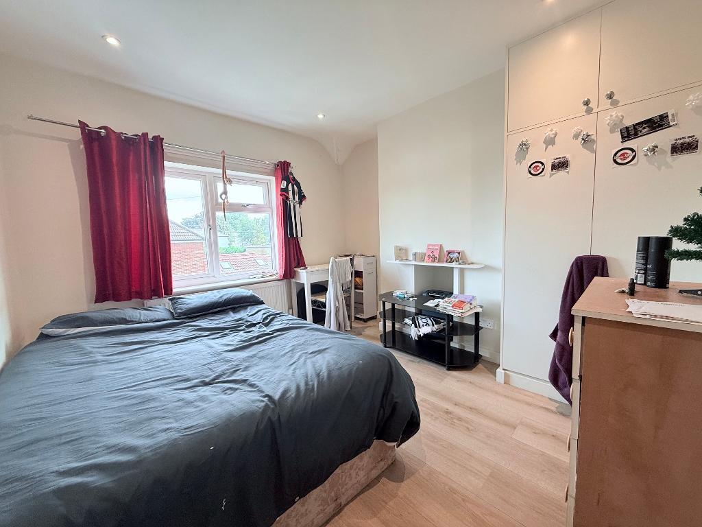 Duncan Grove, East Acton, London, W3 7NN