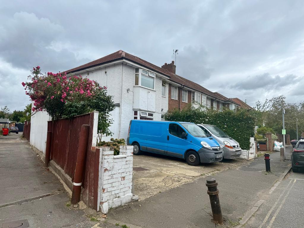 Sunningdale Avenue, East Acton, London, W3 7NS