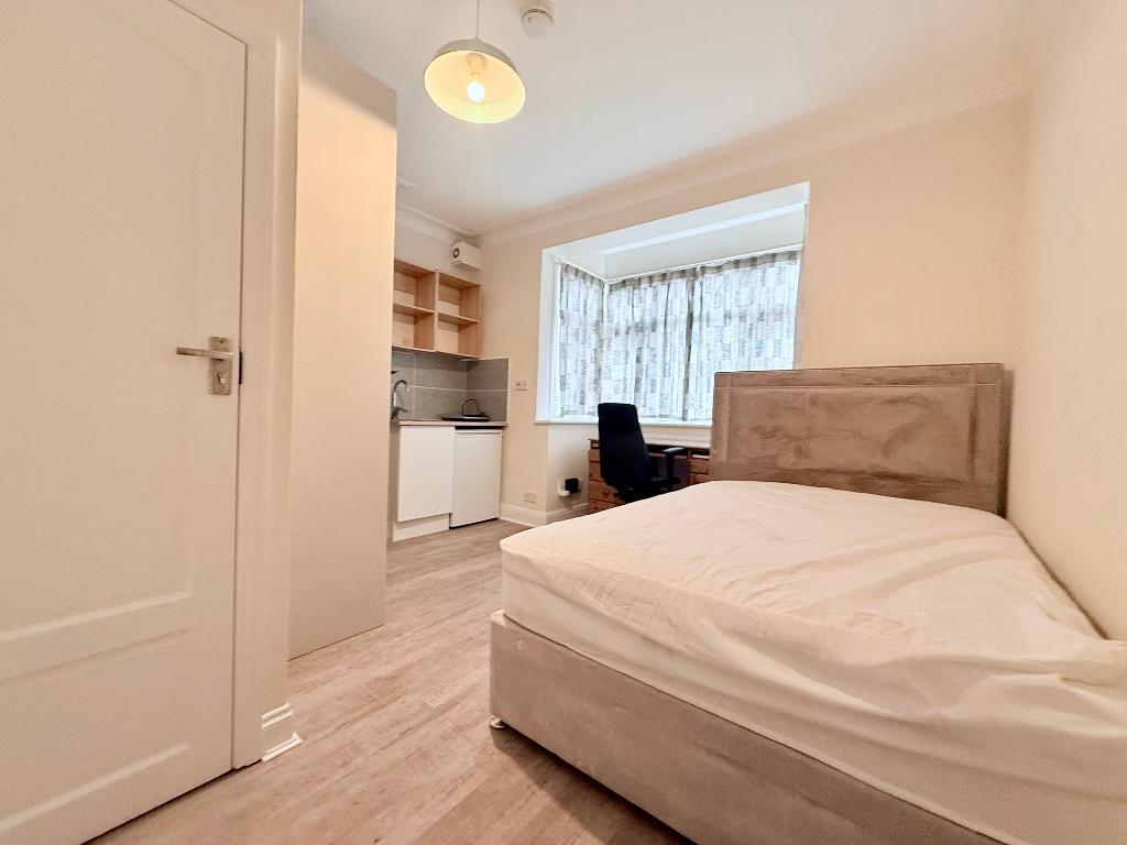 The Approach, East Acton, London, W3 7PS