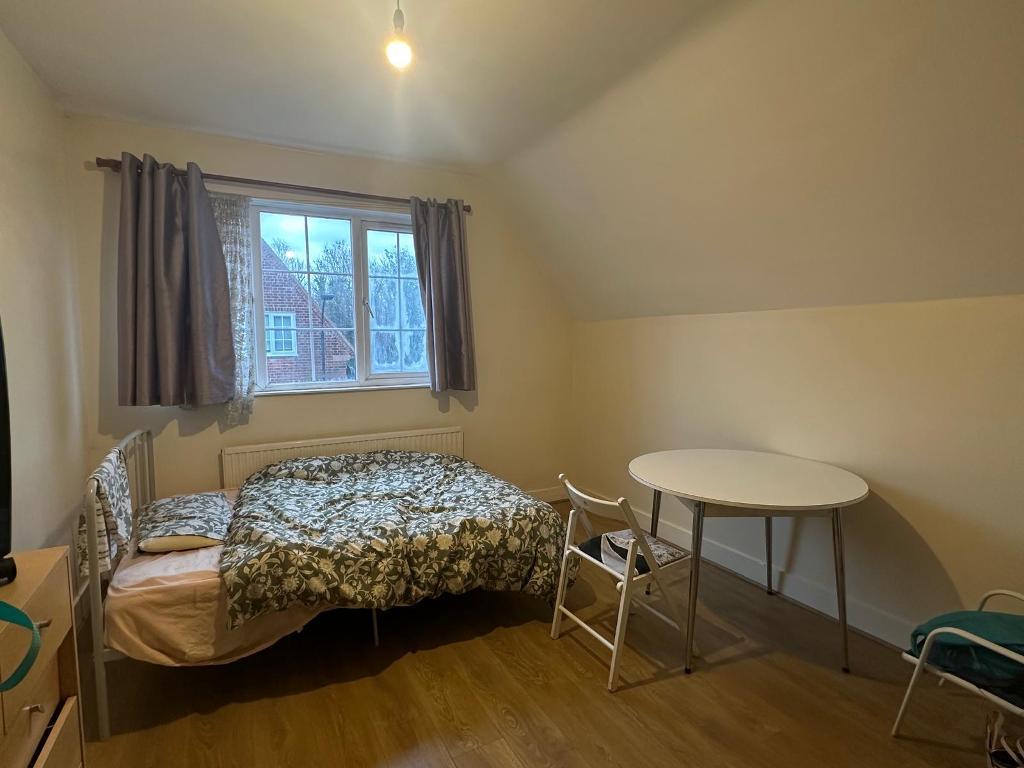 Fitzneal Street, London, W12 0BA