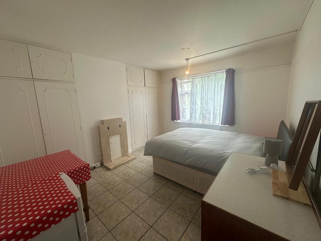 Hoylake Road, East Acton, London, W3 7NP
